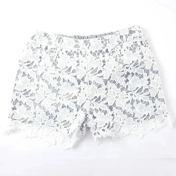 Adiva Pants - Adiva Lace high rise Shorts Size S
